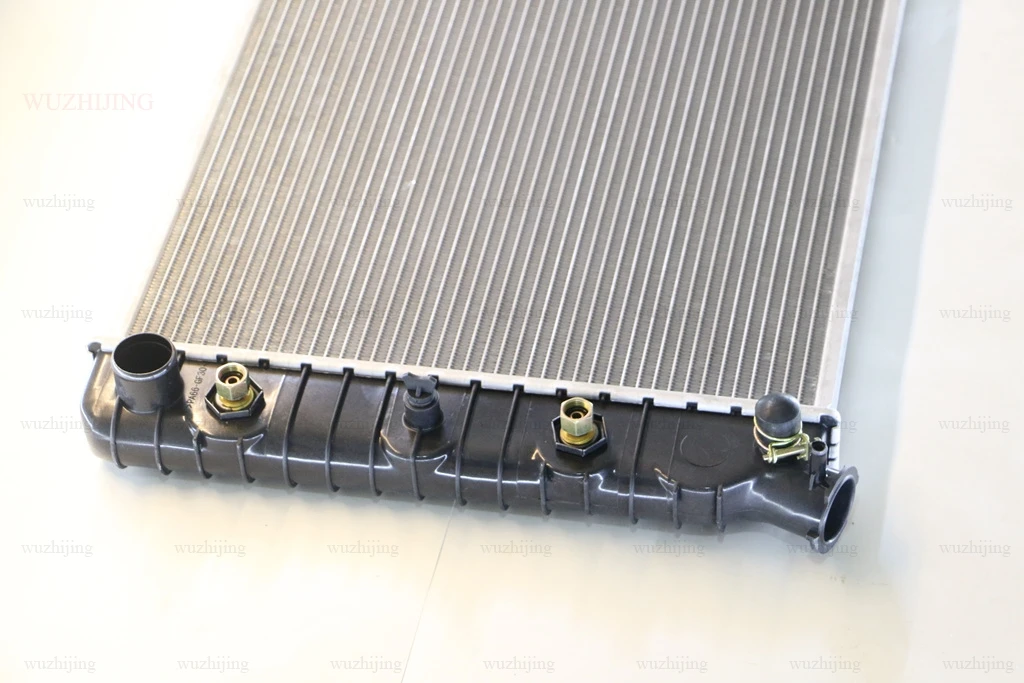 Охладител радиатор воден резервоар за GMC C25 L6 4.1 L 1975 1977 1978 75 77 78